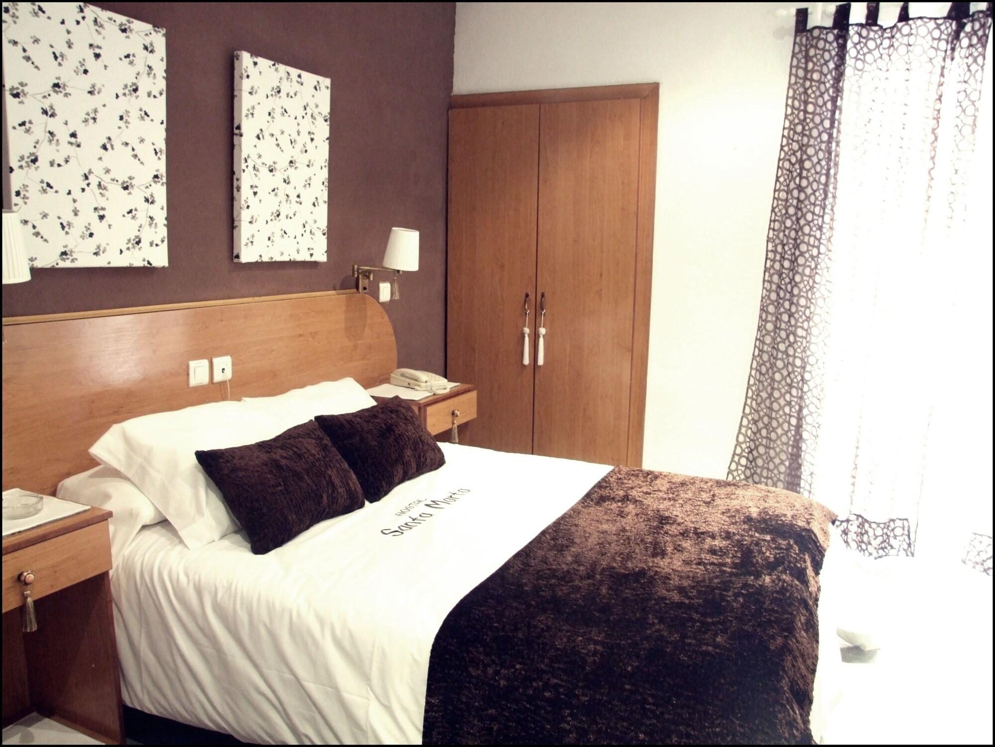 Varios Hostal Santa Marta