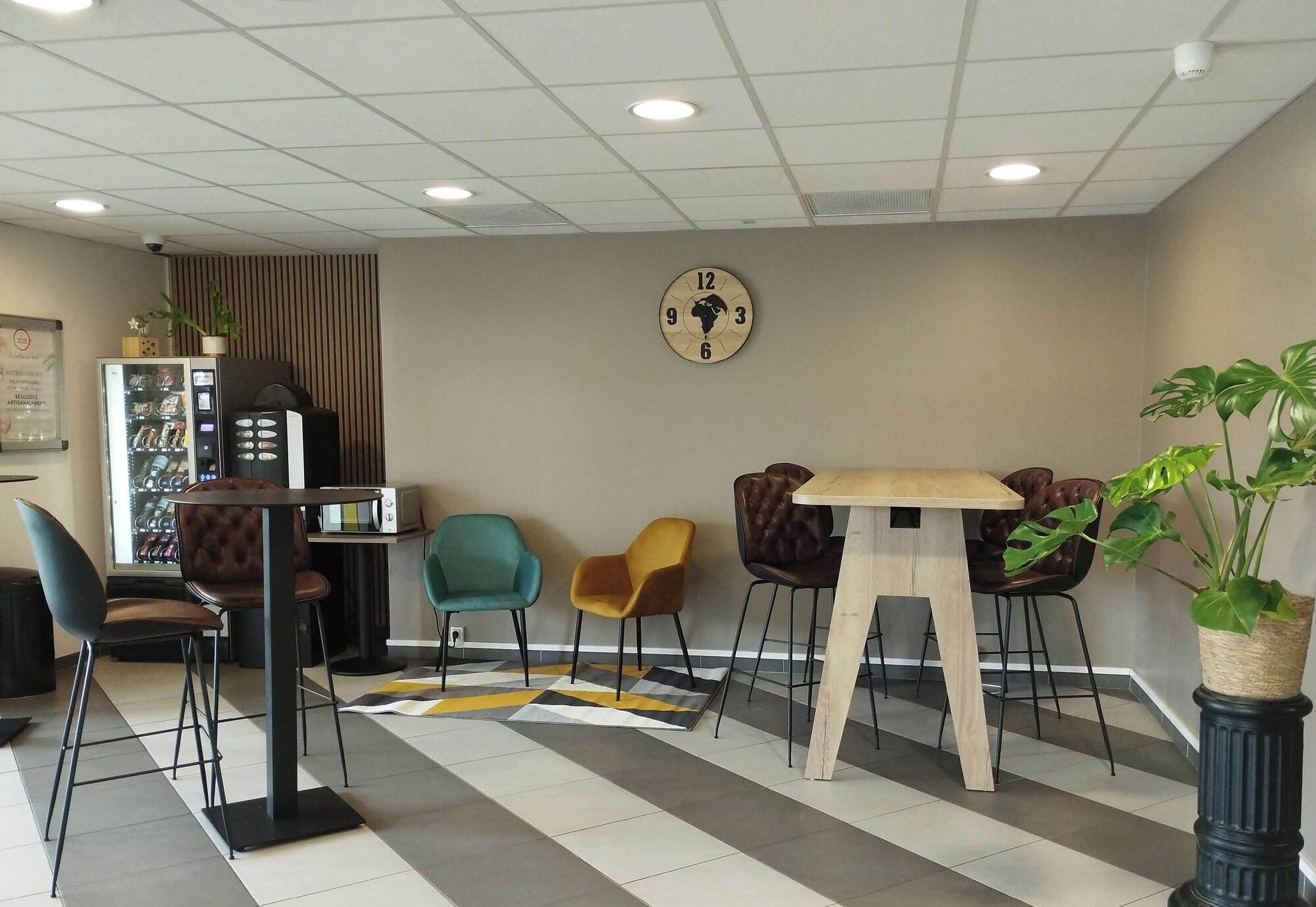 Vista Lobby B&B HOTEL Agen Castelculier