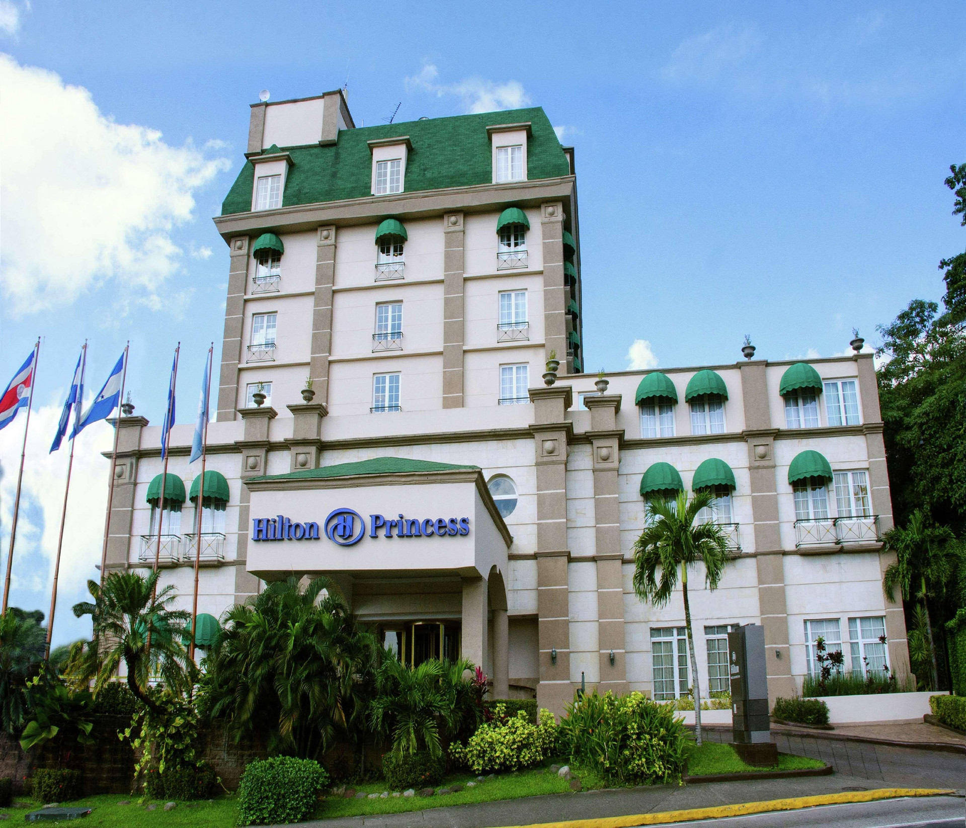 Vista Exterior Hilton Princess San Pedro Sula