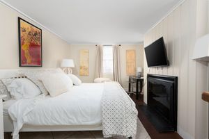 Alquiler Vacacional - Historic 4-Bedroom Home in the Heart of Newport