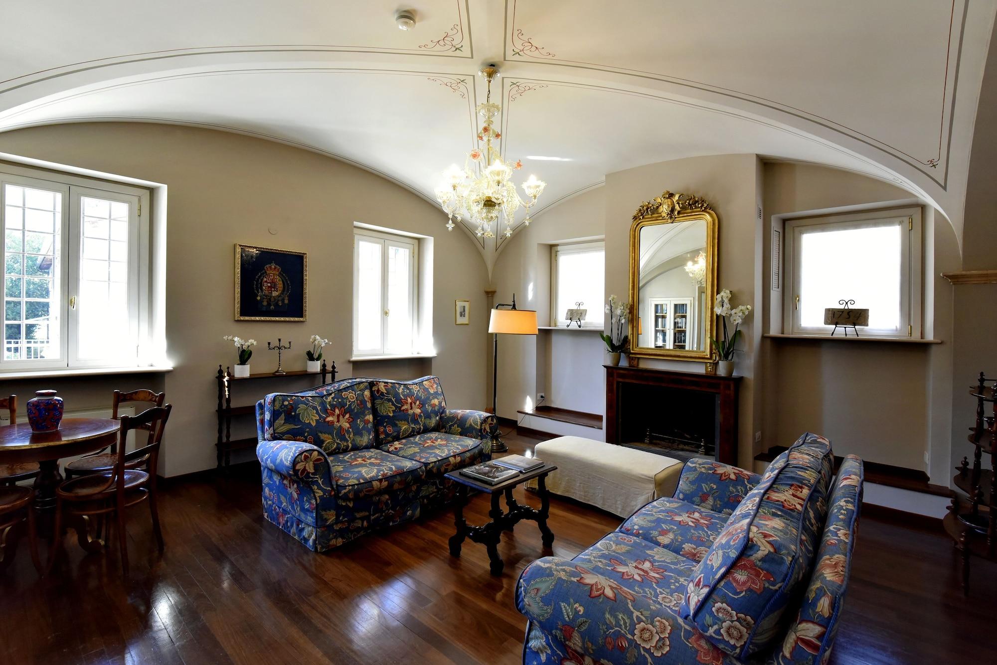 Vista Lobby Villa Santa Barbara