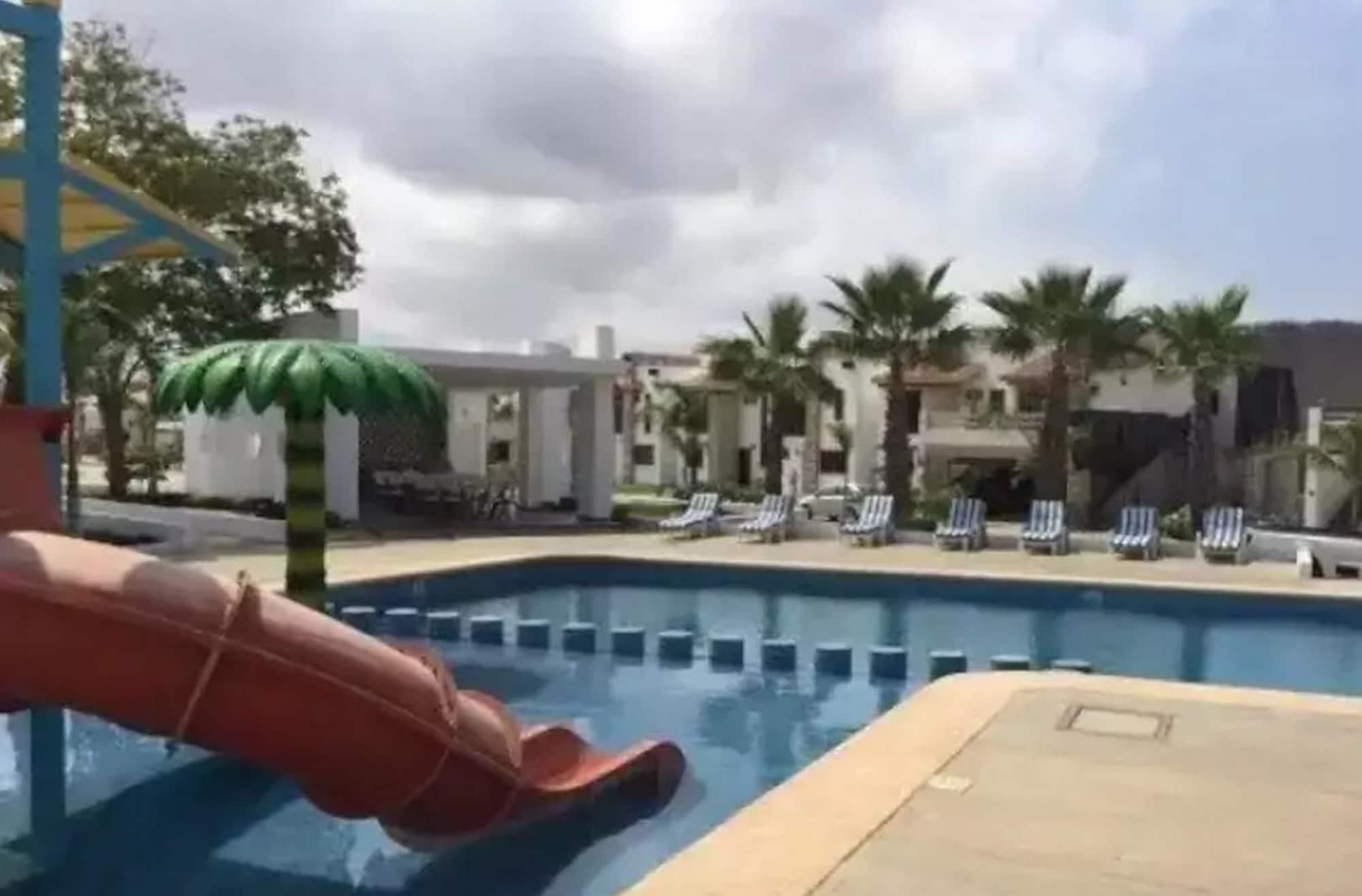 Varios Condo Pacifico S