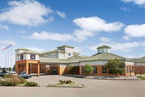 Alojamiento - Royal Hotel Edmonton Airport, Trademark Collection by Wyndham