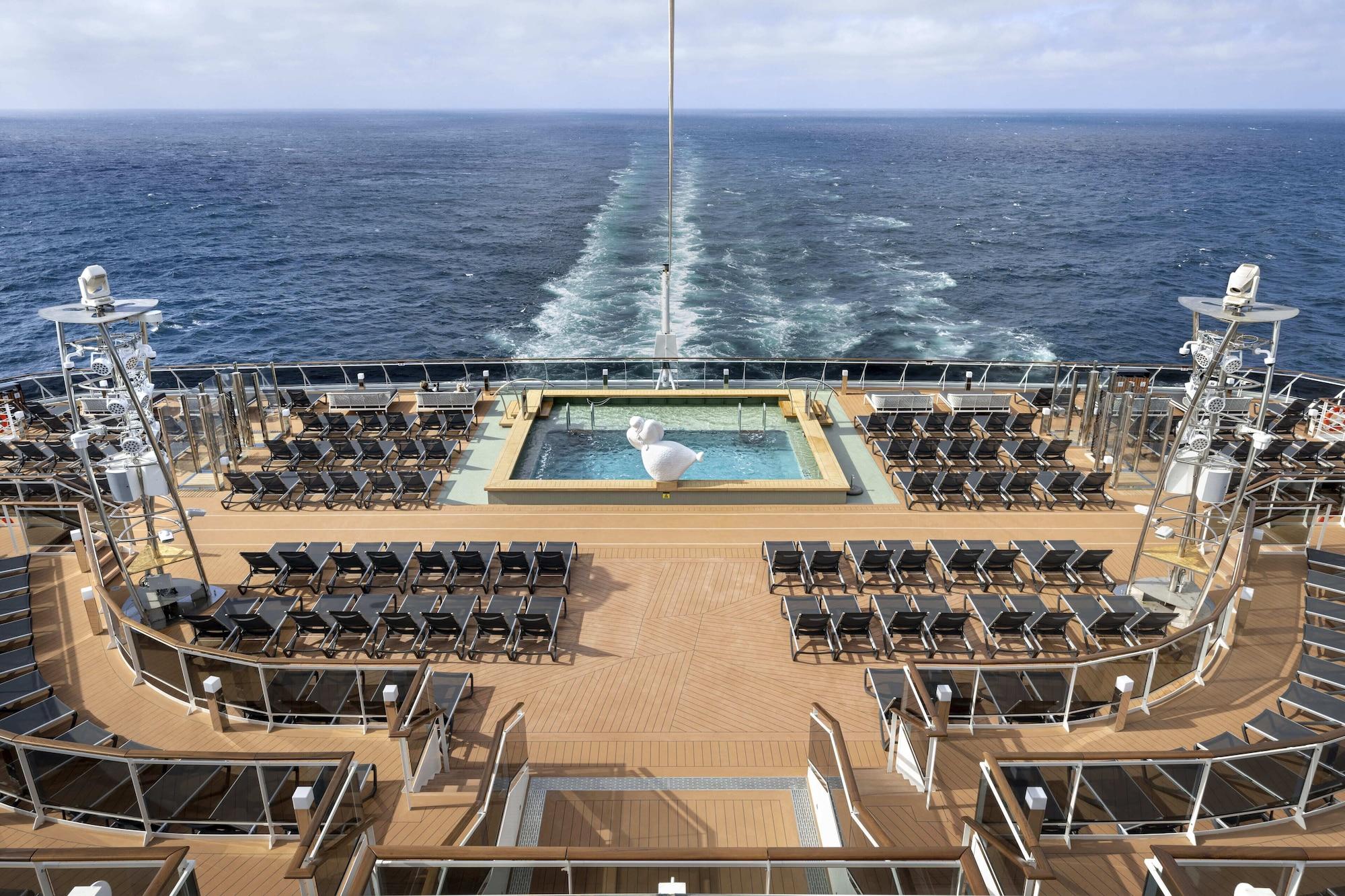 Varios Arabian Cruise