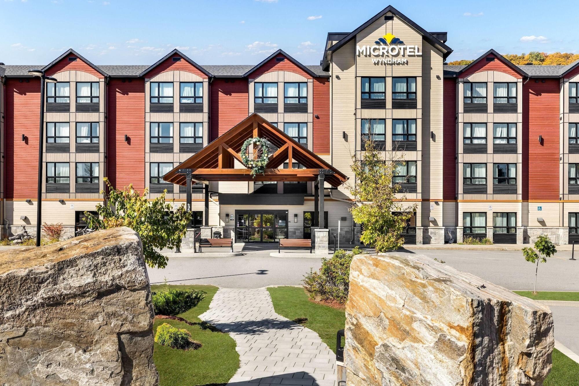 Vista Exterior Microtel Inn and Suites by Wyndham Mont Tremblant