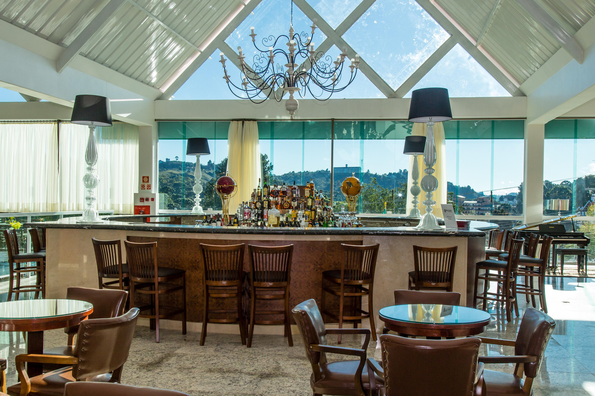 Bar/lounge Hotel Dan Inn Campos do Jordão