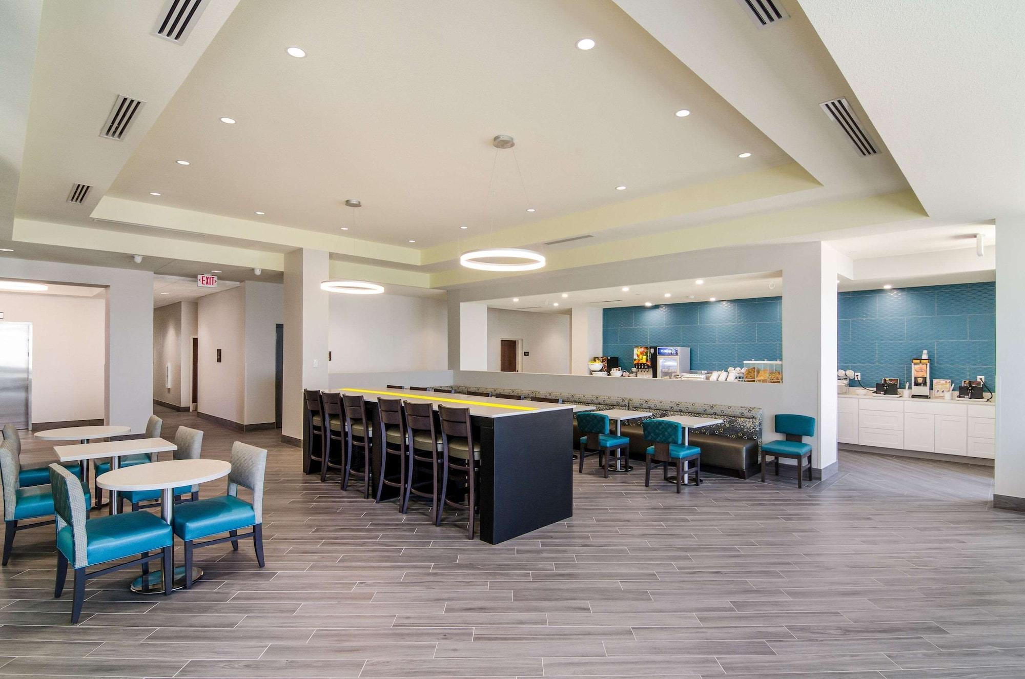 Restaurant Comfort Inn & Suites Gulf Shores East Beach near Gulf State Park