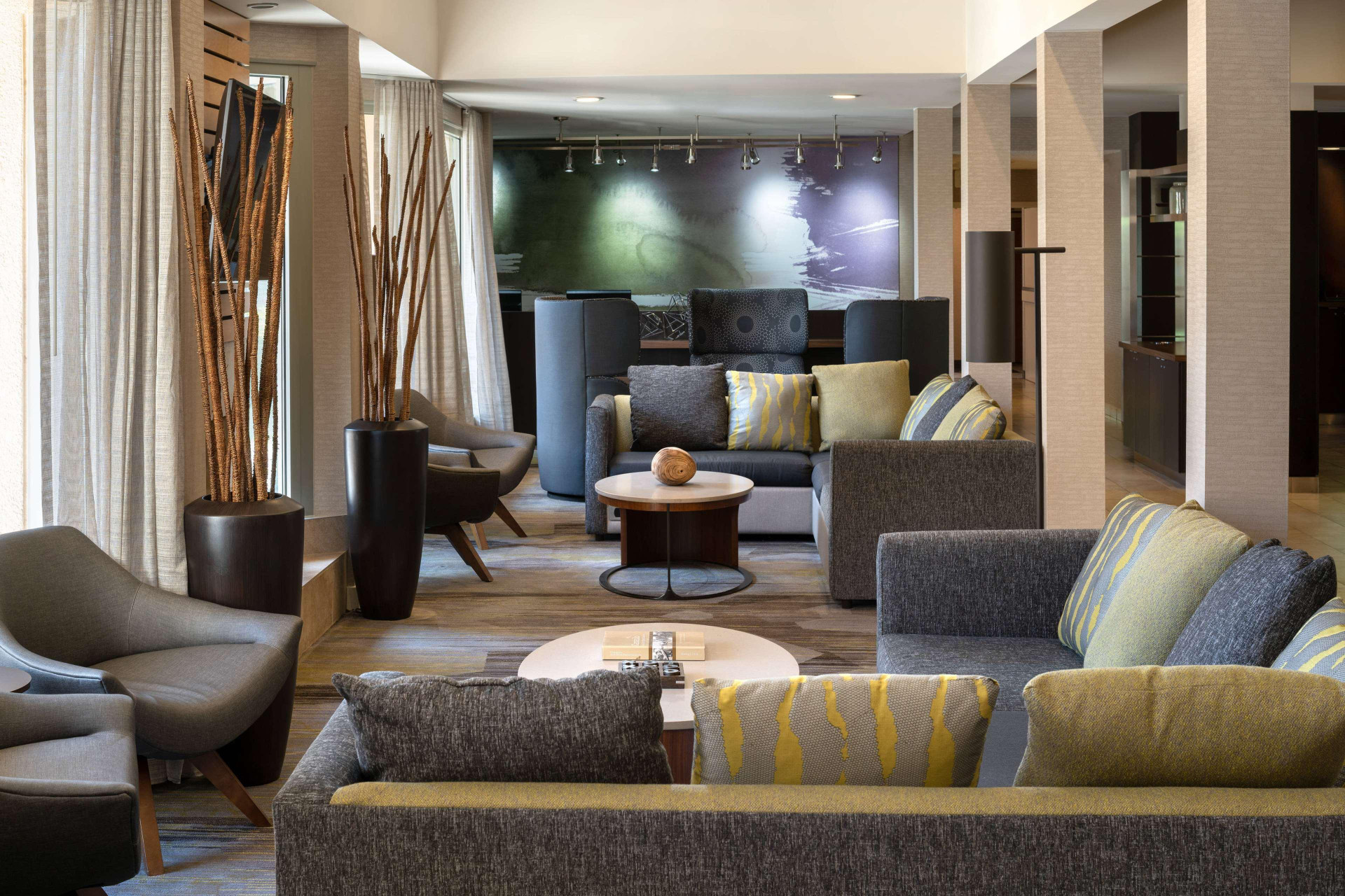 Vista Lobby Sonesta Select Camarillo