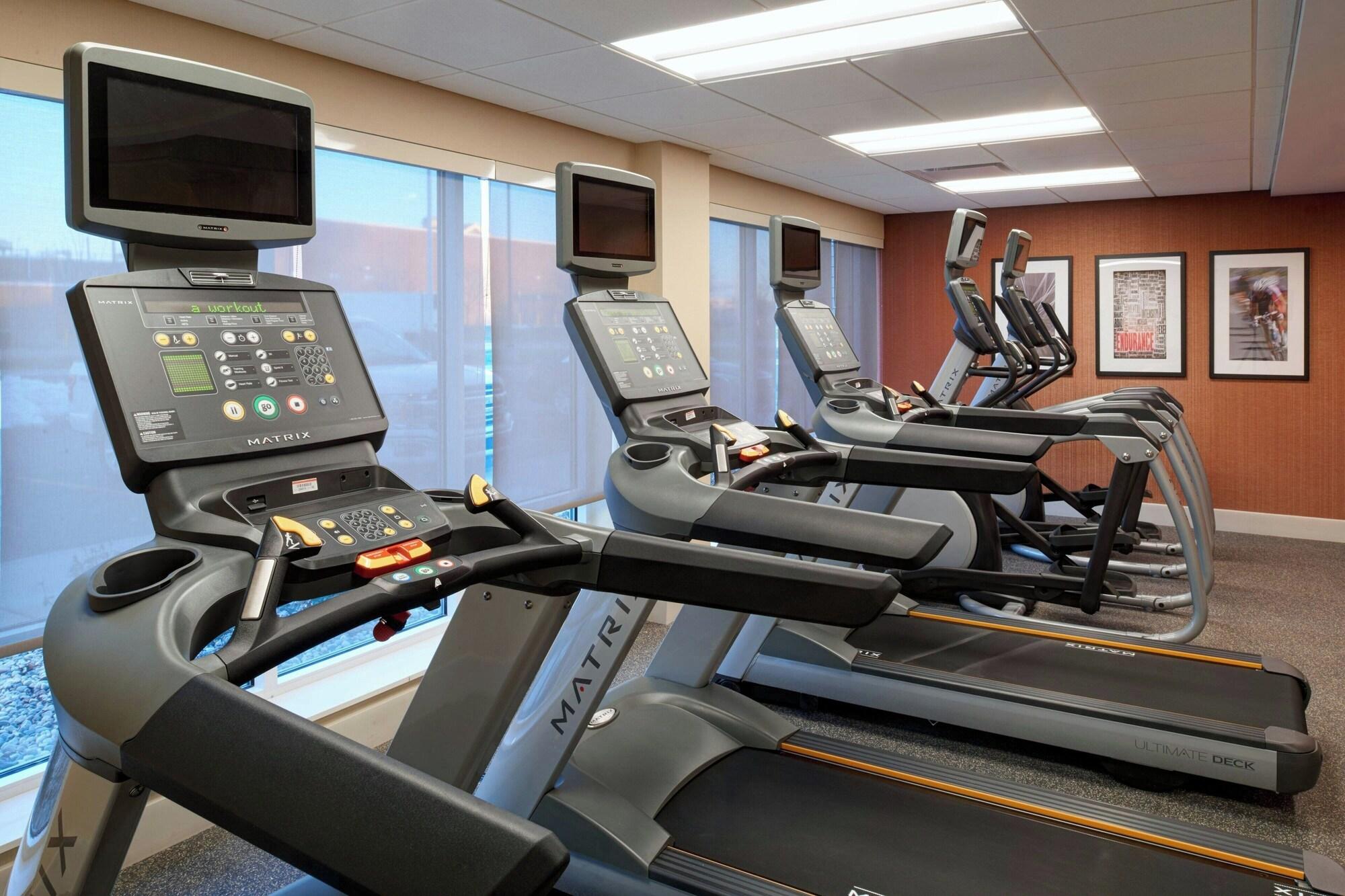 Gimnasio TownePlace Suites by Marriott Grand Rapids Airport