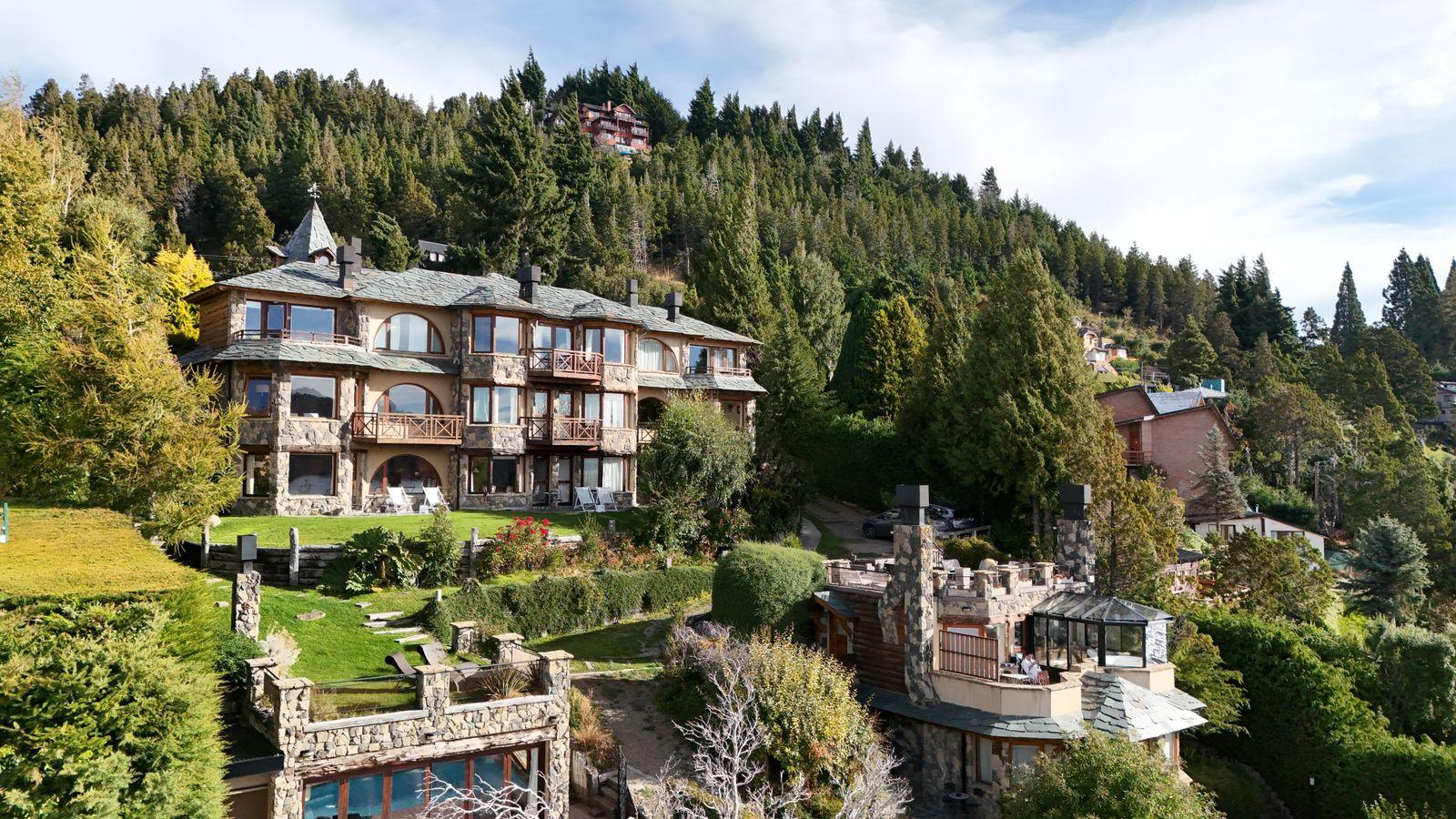 Vista Exterior Lirolay Suites