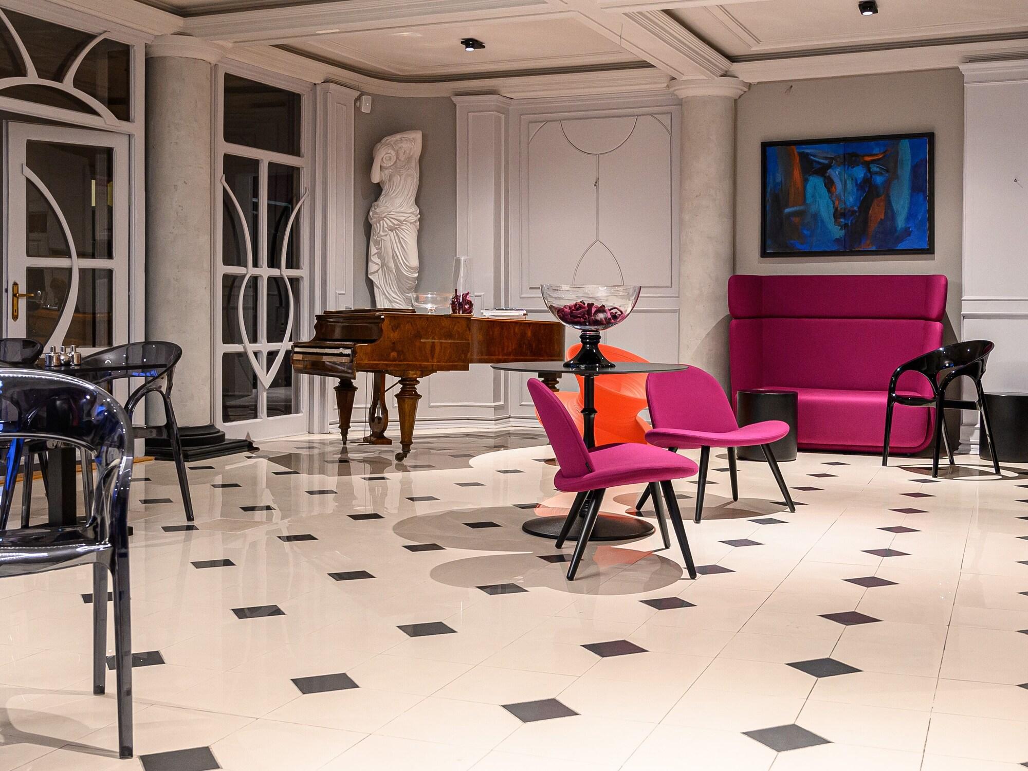 Vista Lobby Art Loft Hotel 4*