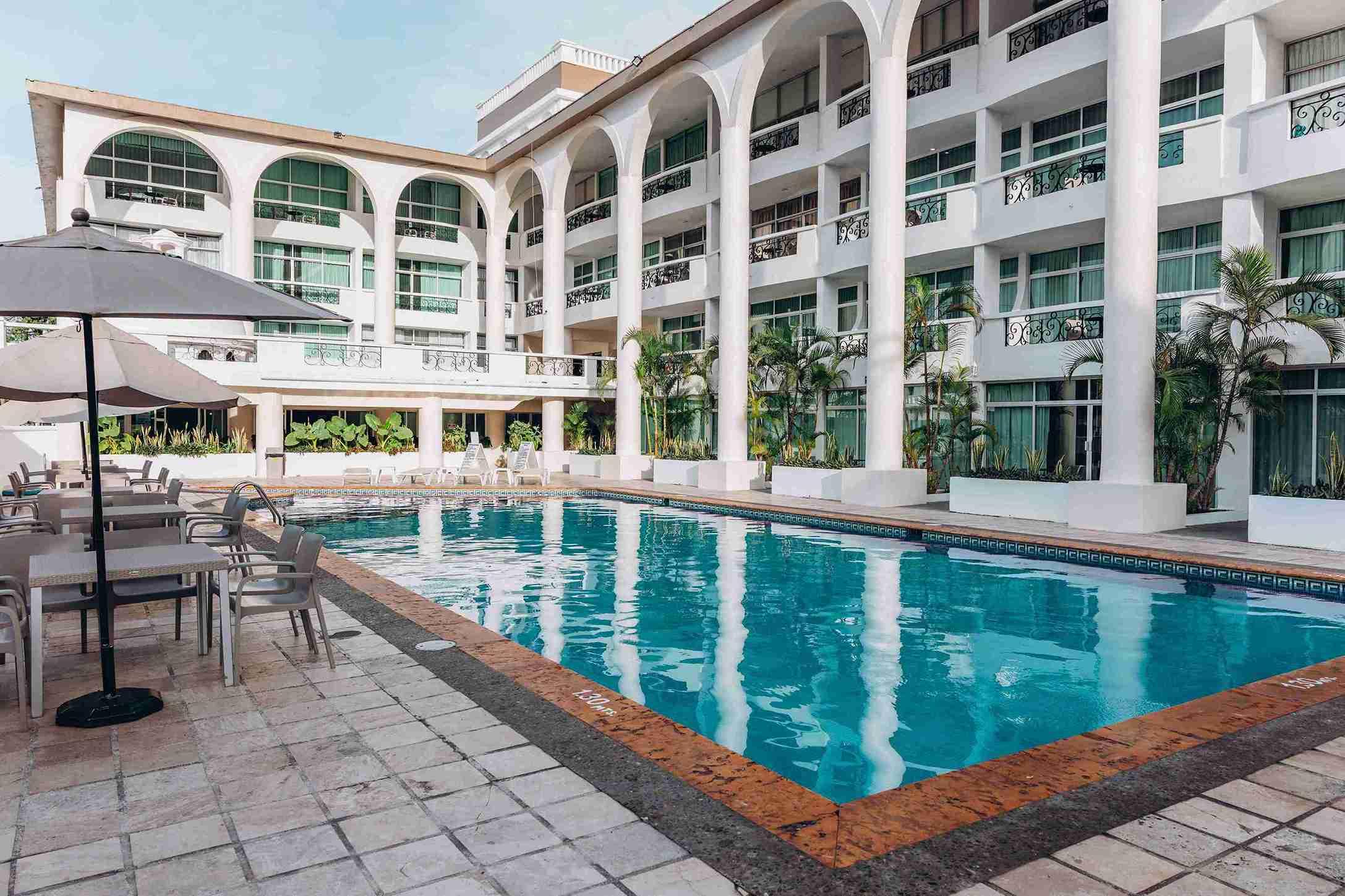 Varios Hotel Solamar Inn