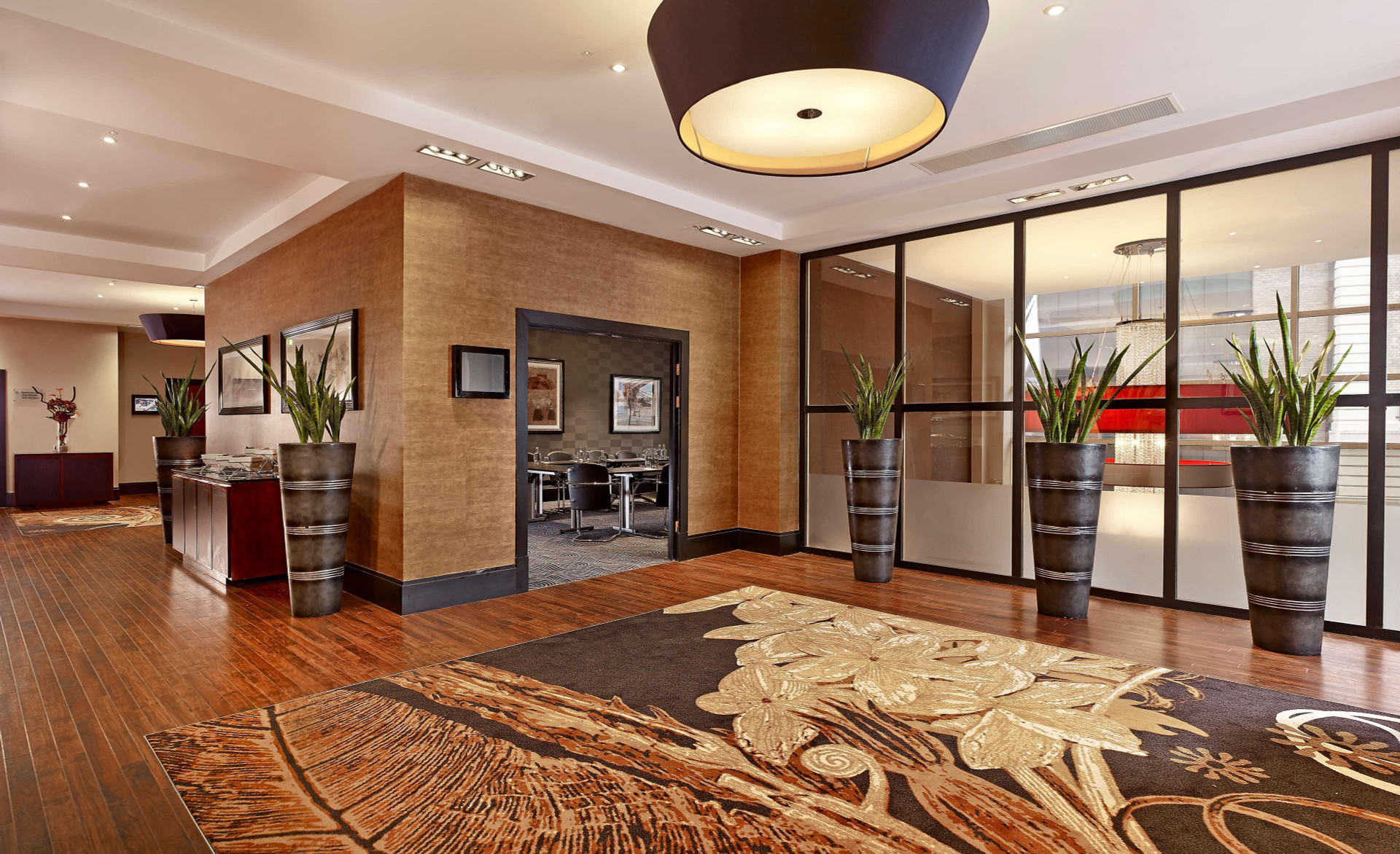 Vista Exterior DoubleTree by Hilton London Victoria