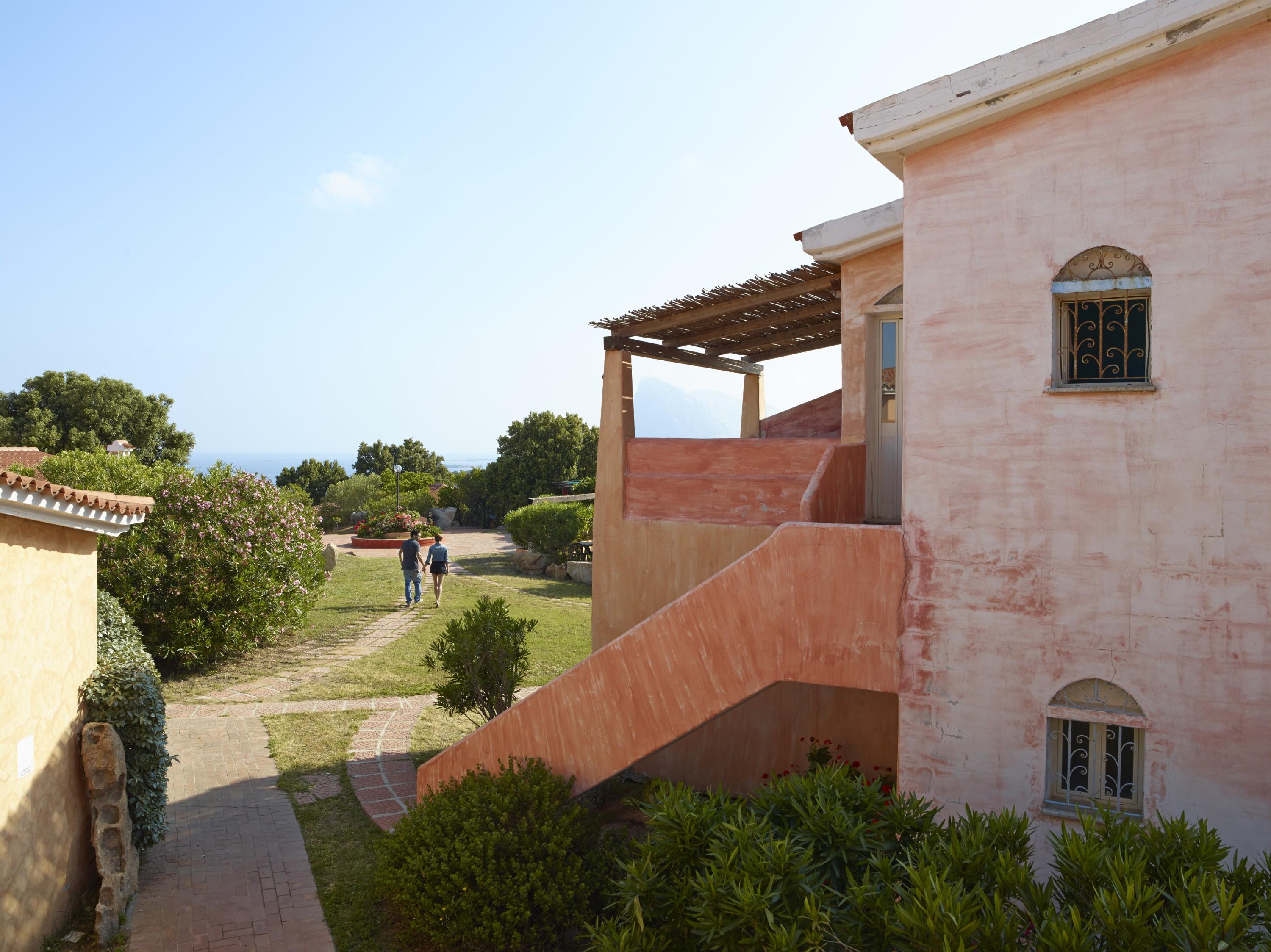 Vista Exterior Lu Nibareddu Aparthotel
