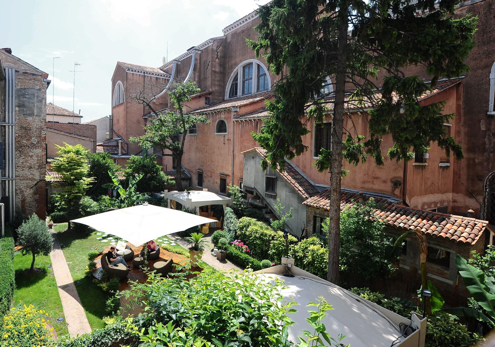 Vista Exterior Hotel Abbazia