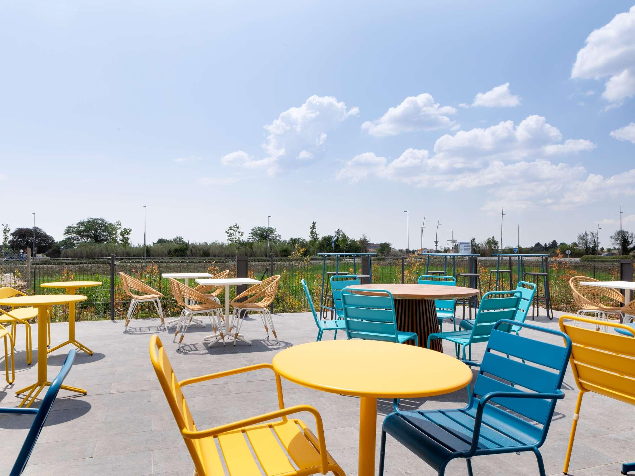 Varios Ibis Styles Miramas-Provence