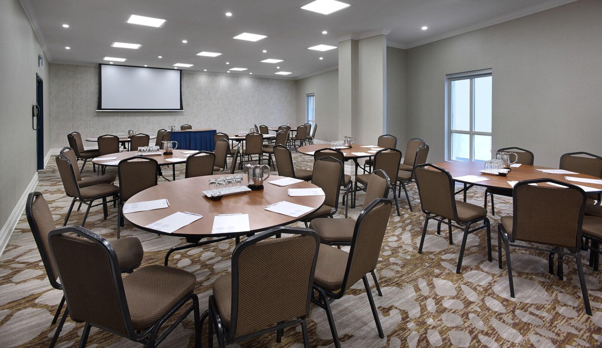 Sala de Reuniones Novotel Toronto Centre