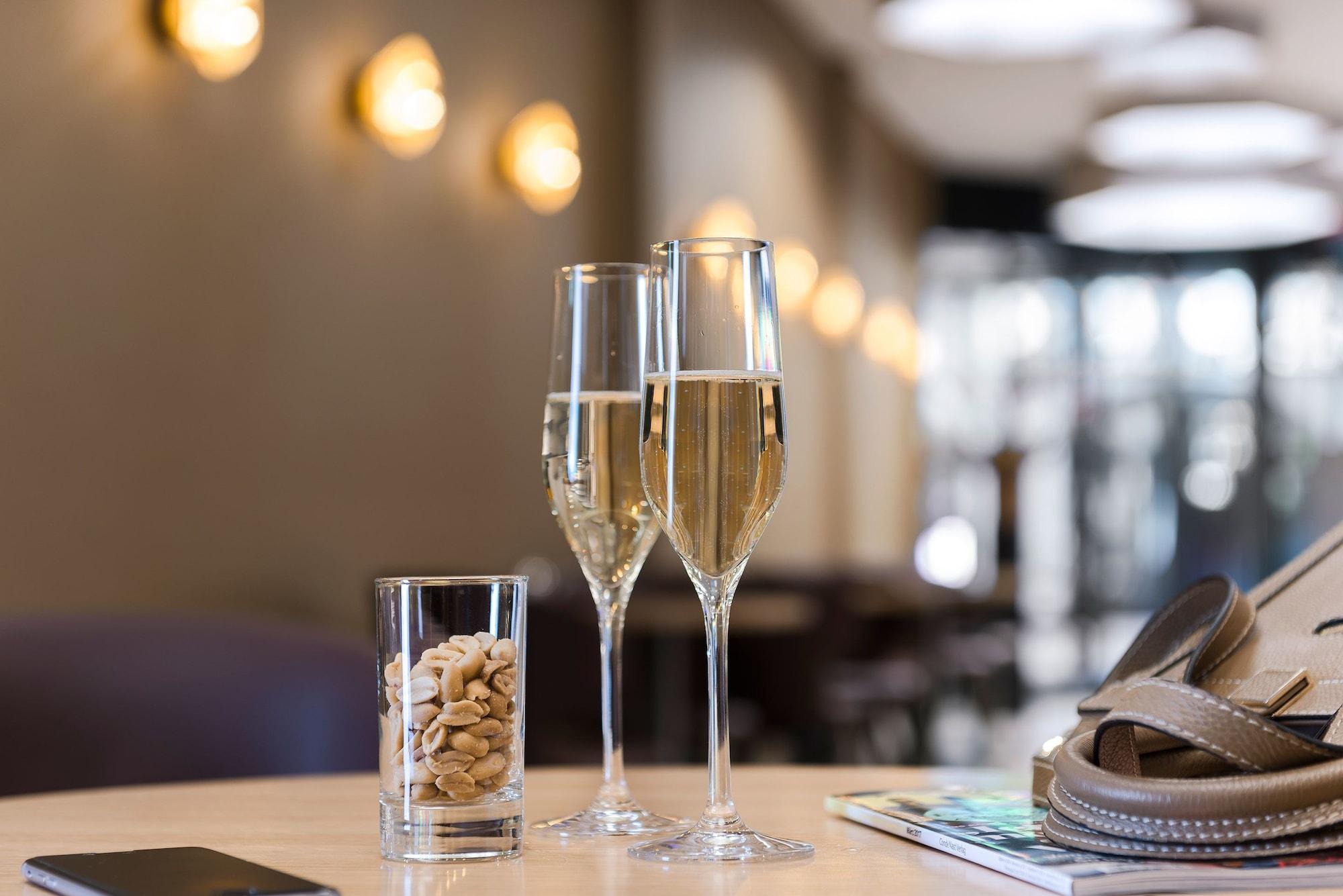 Bar/Salón Hotel Savoy Bern