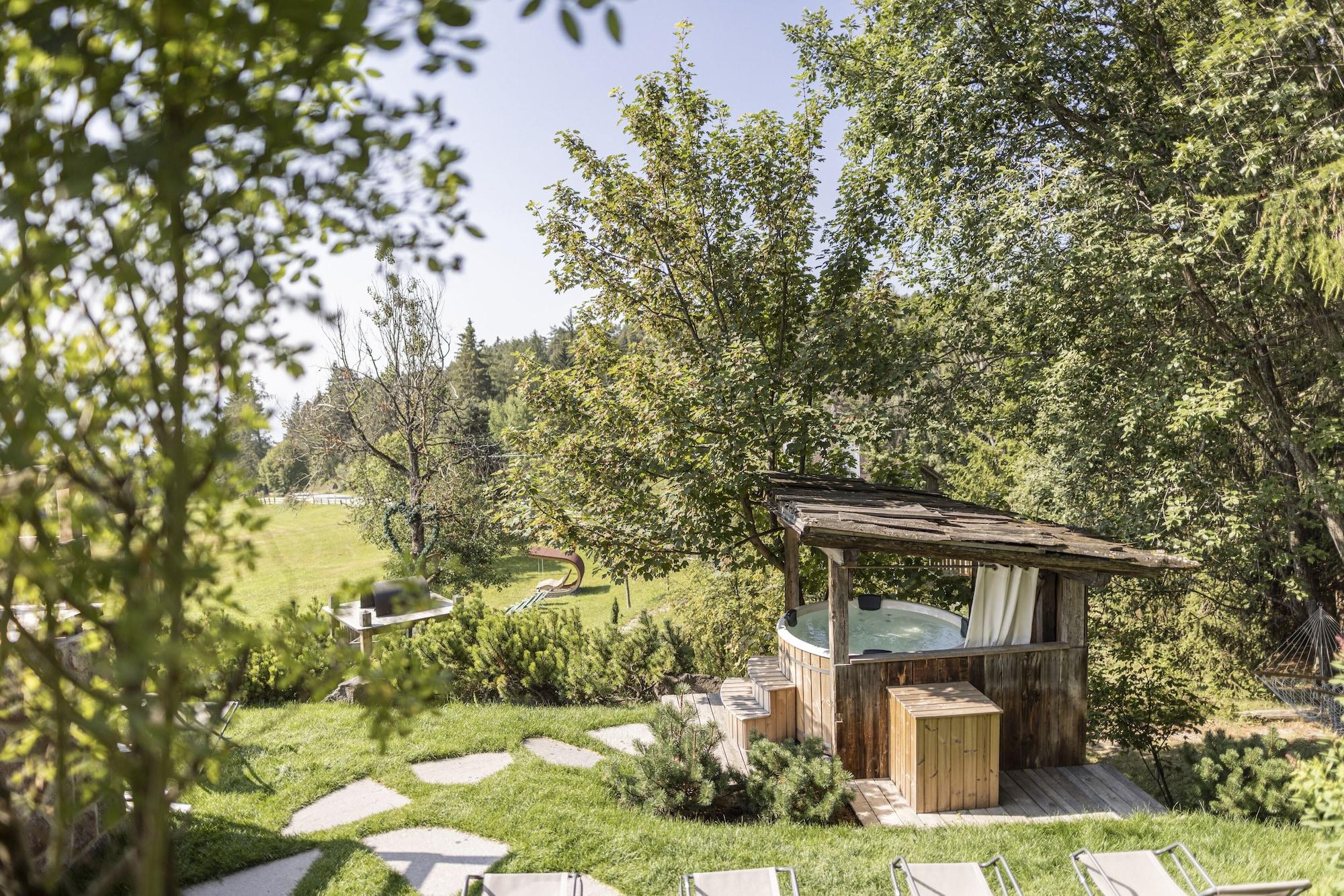 Vista Exterior Hotel Tann