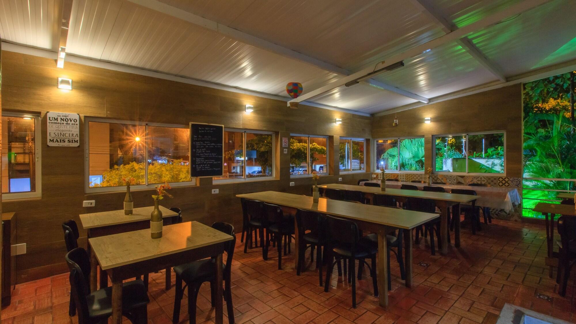 Restaurant Guarujá Hostel