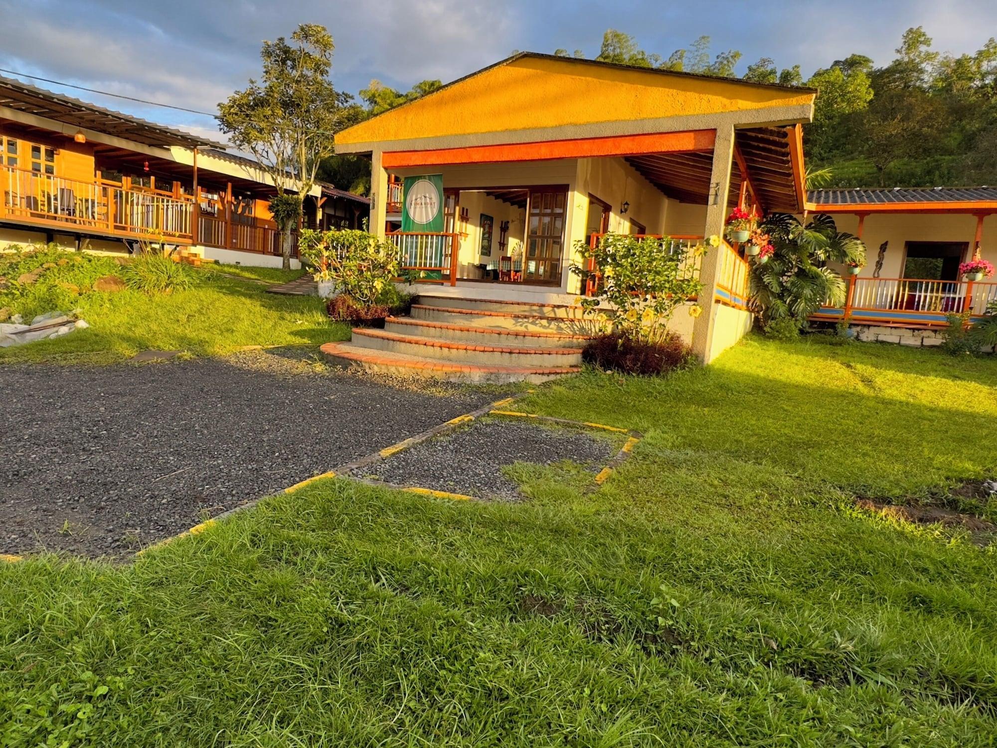 Vista Exterior Kumanday Lodge