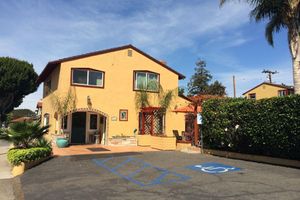 Alojamiento - Oasis Inn & Suites