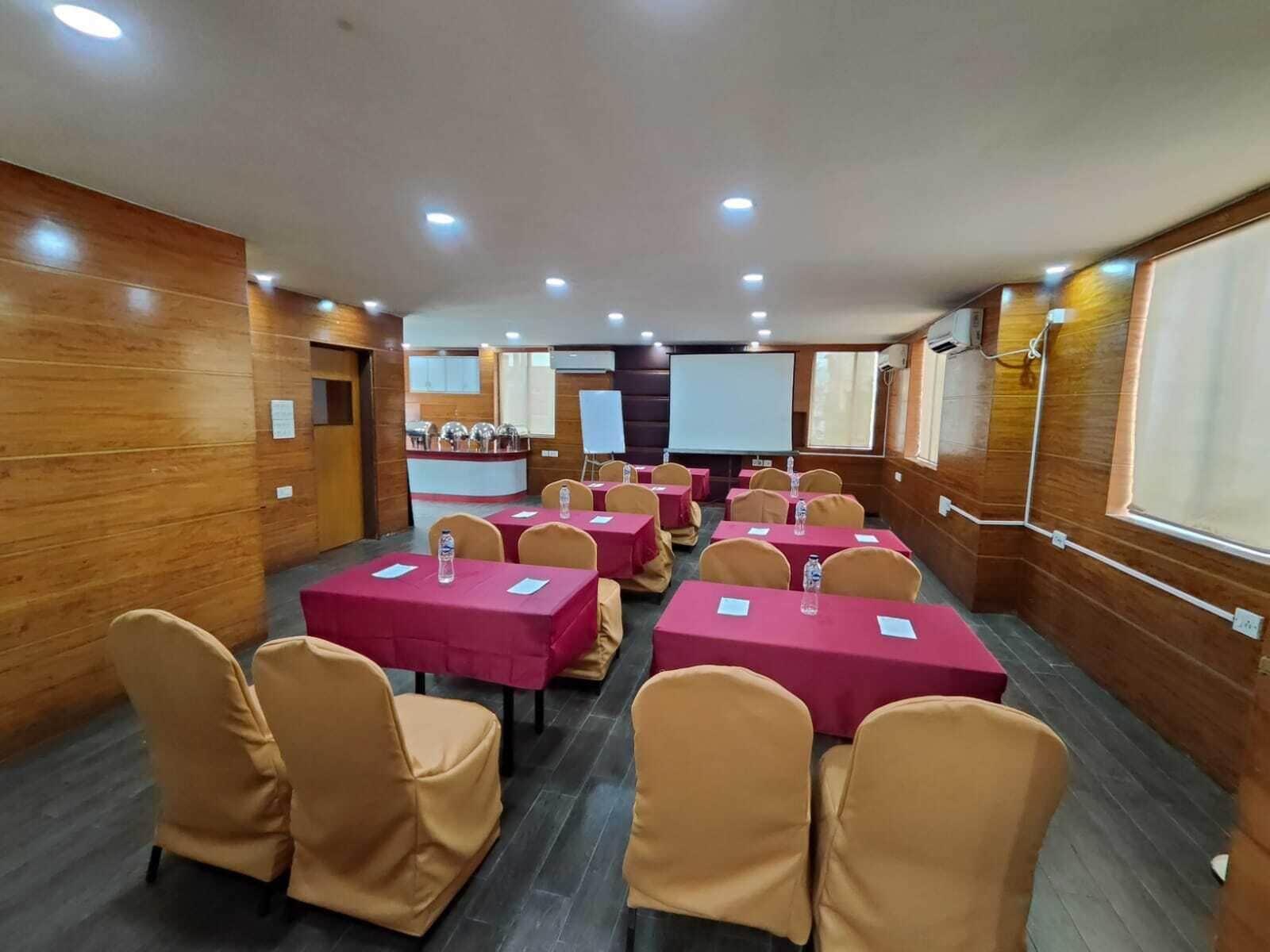 Salón de Baile Dover Inn By BookMeriHotel.com