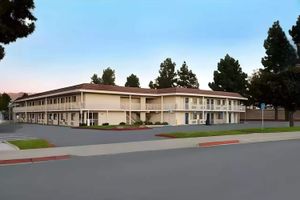 Alojamiento - Super 8 By Wyndham San Jose