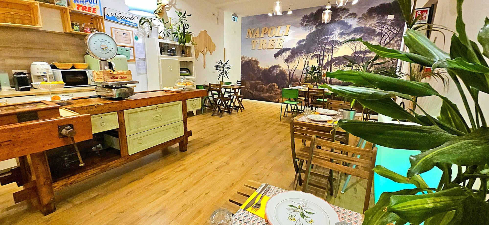 Varios Napoli Tree - Lungomare