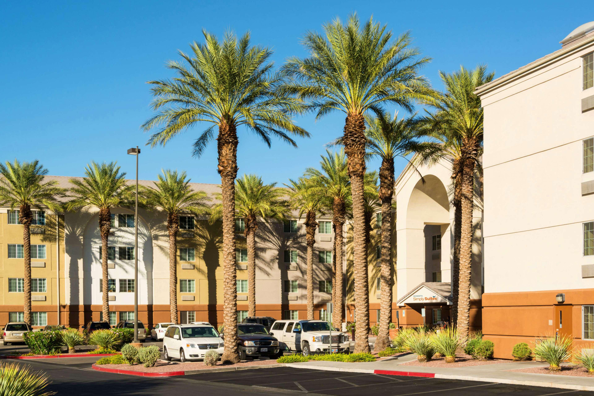 Vista Exterior Sonesta Simply Suites Las Vegas Convention Center