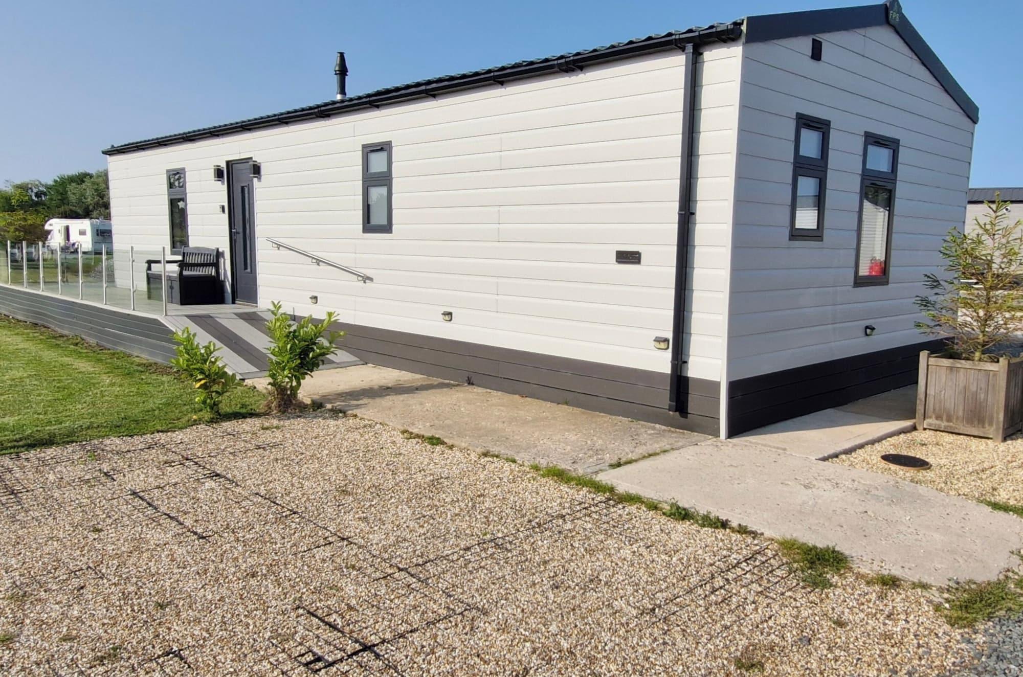 Varios Waterside Lodge - Dog Friendly, Sutton on Sea