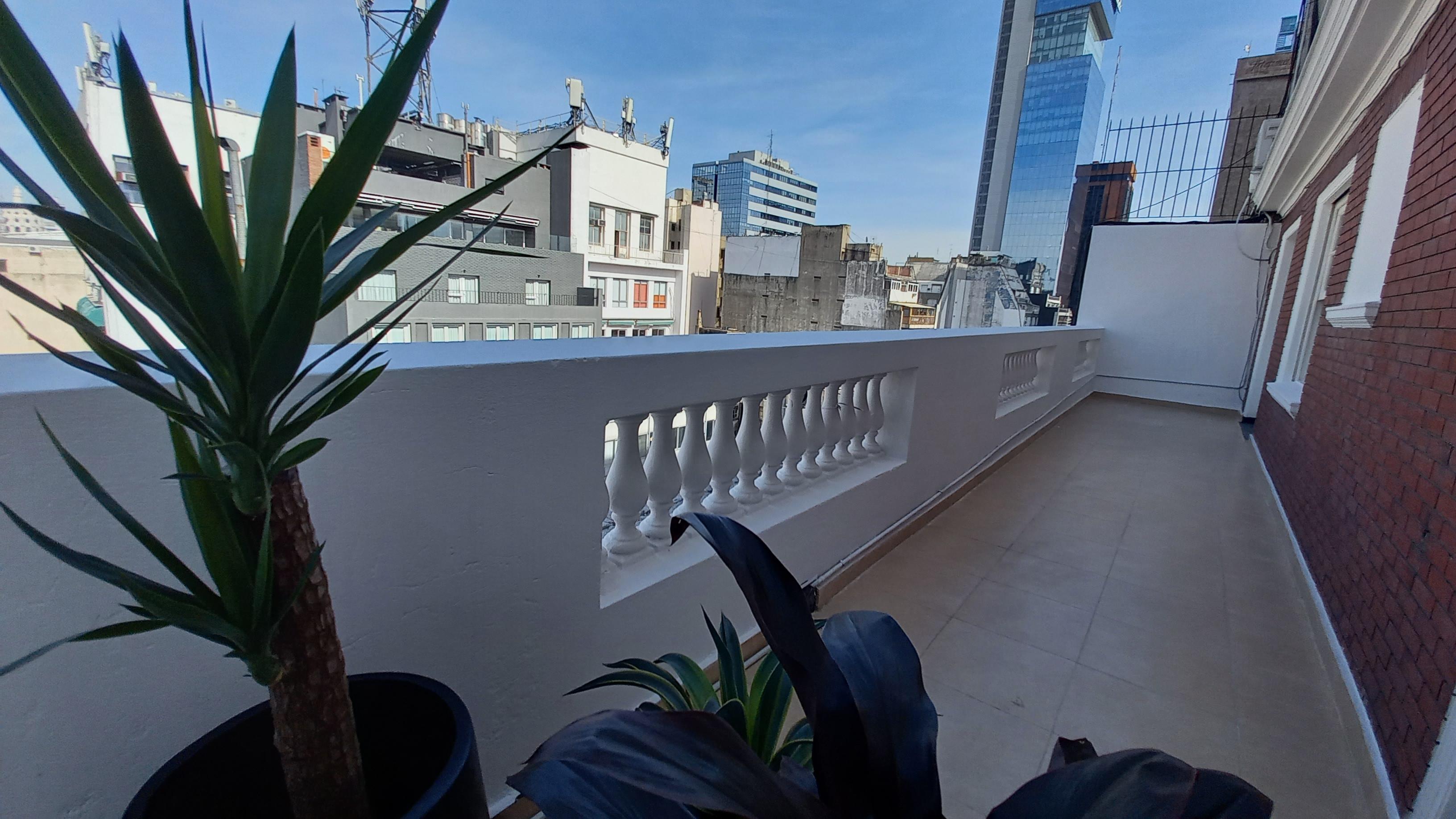 Balcón, patio o terraza King s Hotel