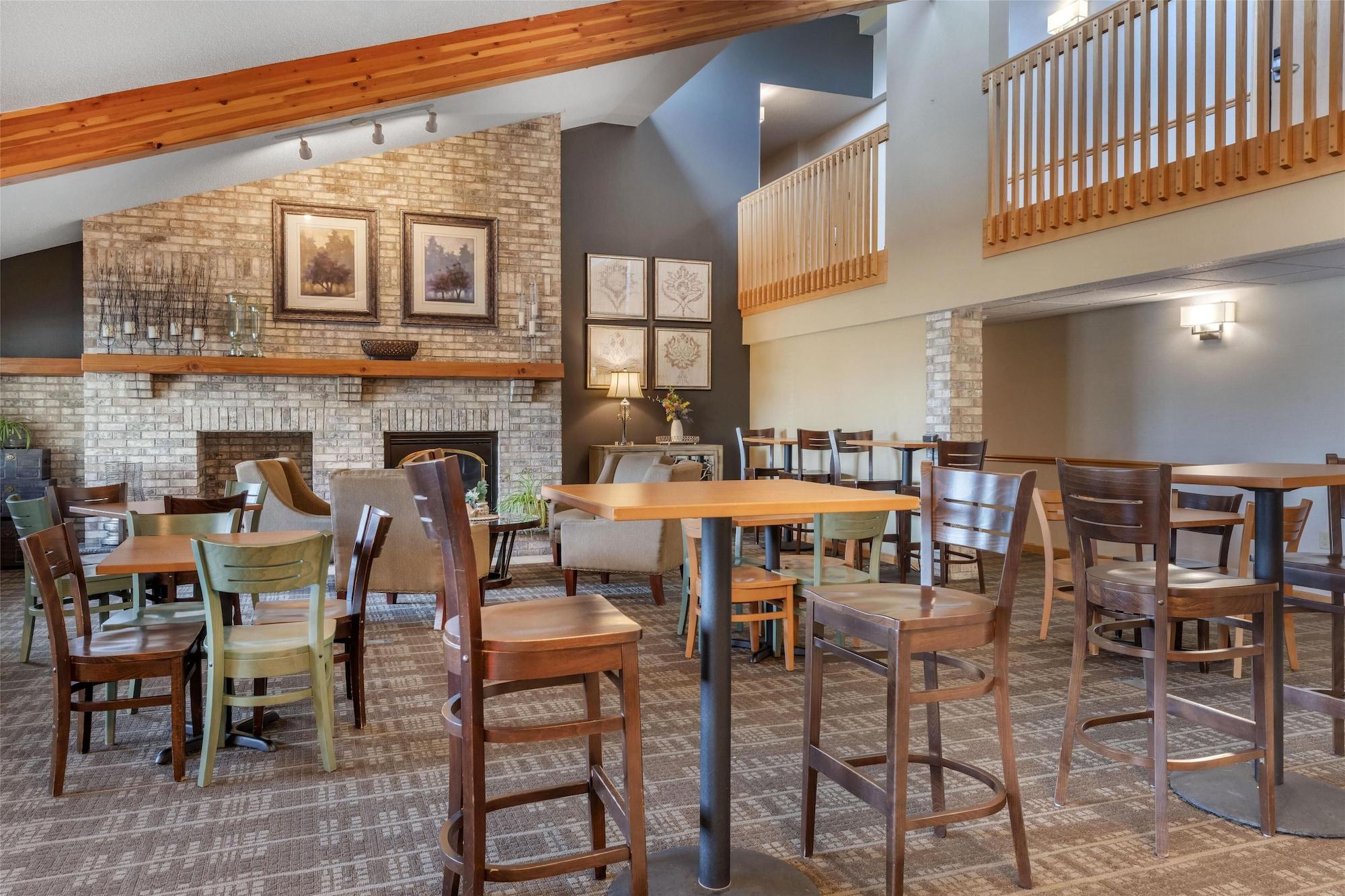 Restaurant SureStay Plus Hotel by Best Western Litchfield