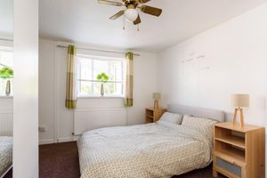 Alquiler Vacacional - Modern 2 Bed House with Garden & 2 Private Parking Spaces 8 Mins from Stadium