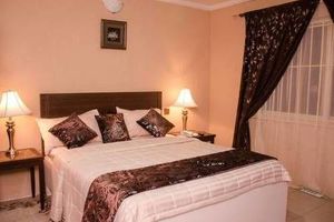 Alojamiento - Integrity Hotels & Suites