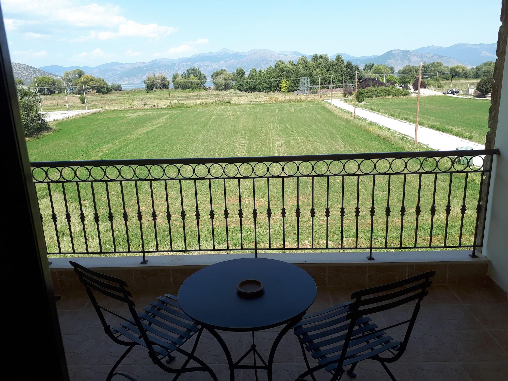 Vista Exterior Villa Del Lago