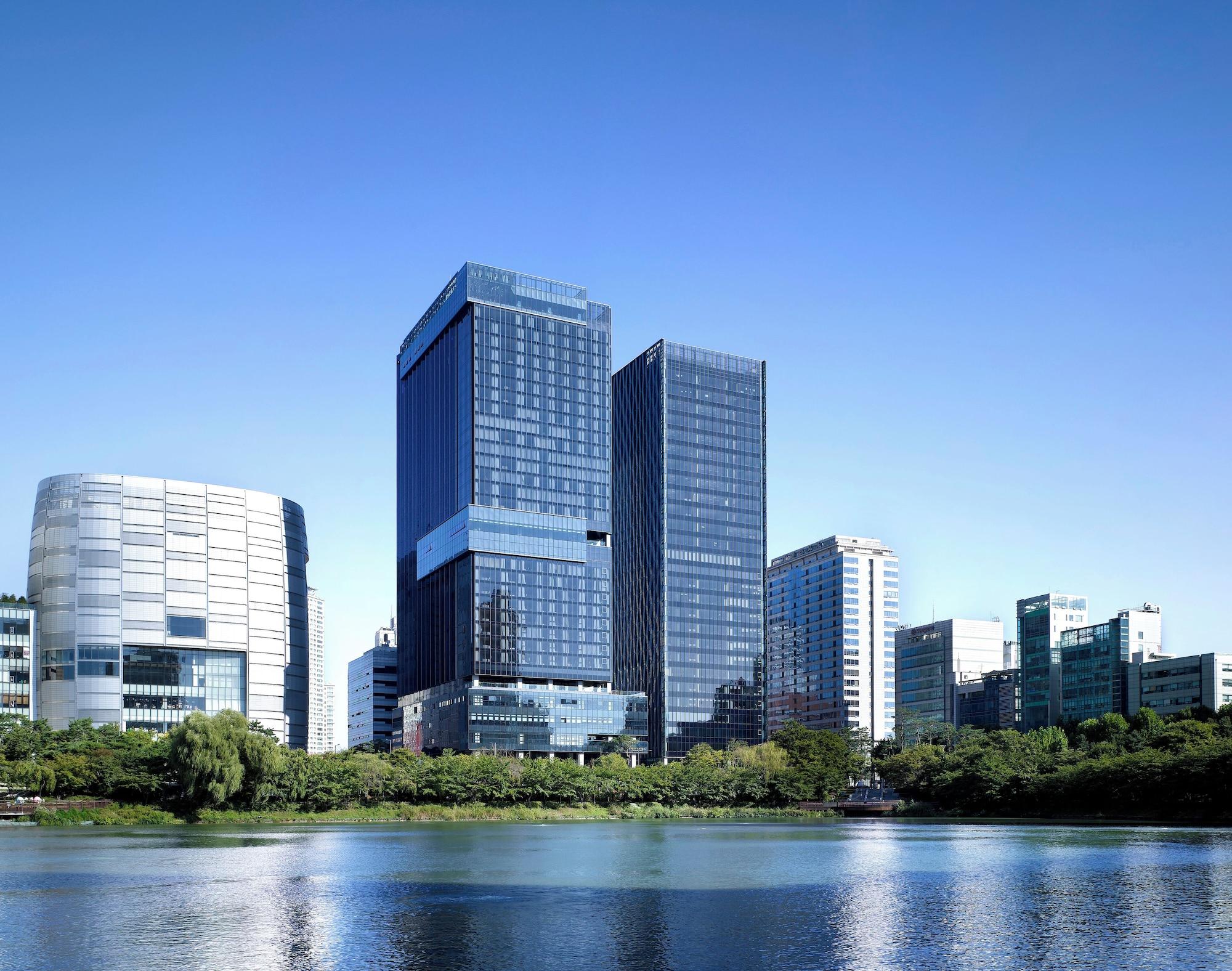 Vista Exterior Sofitel Ambassador Seoul Hotel & Serviced Residences
