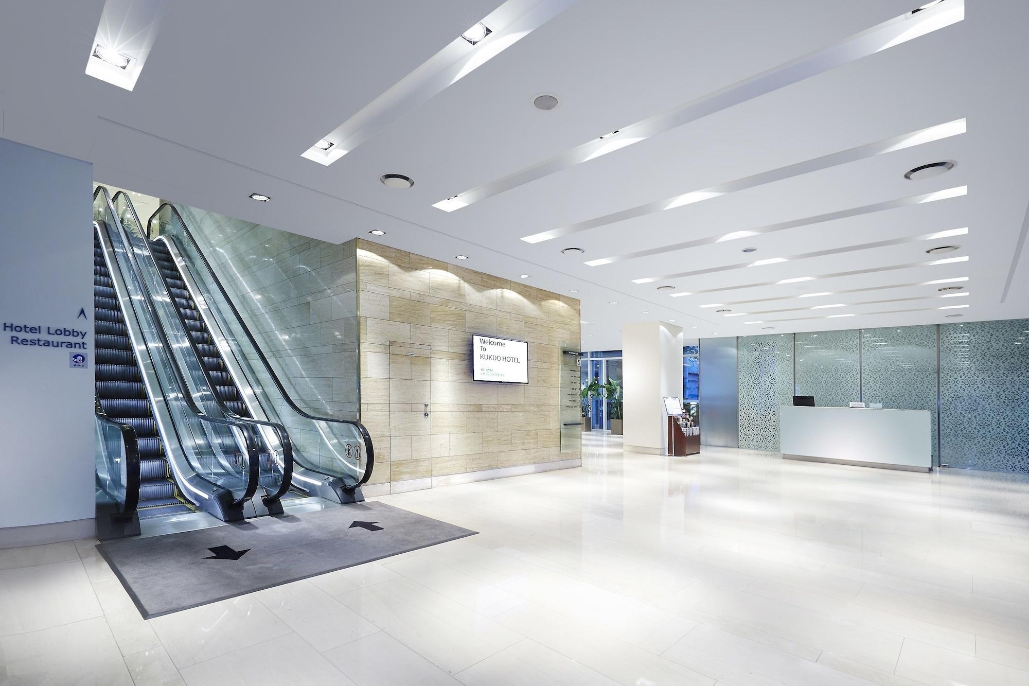 Vista Lobby Hotel Kukdo