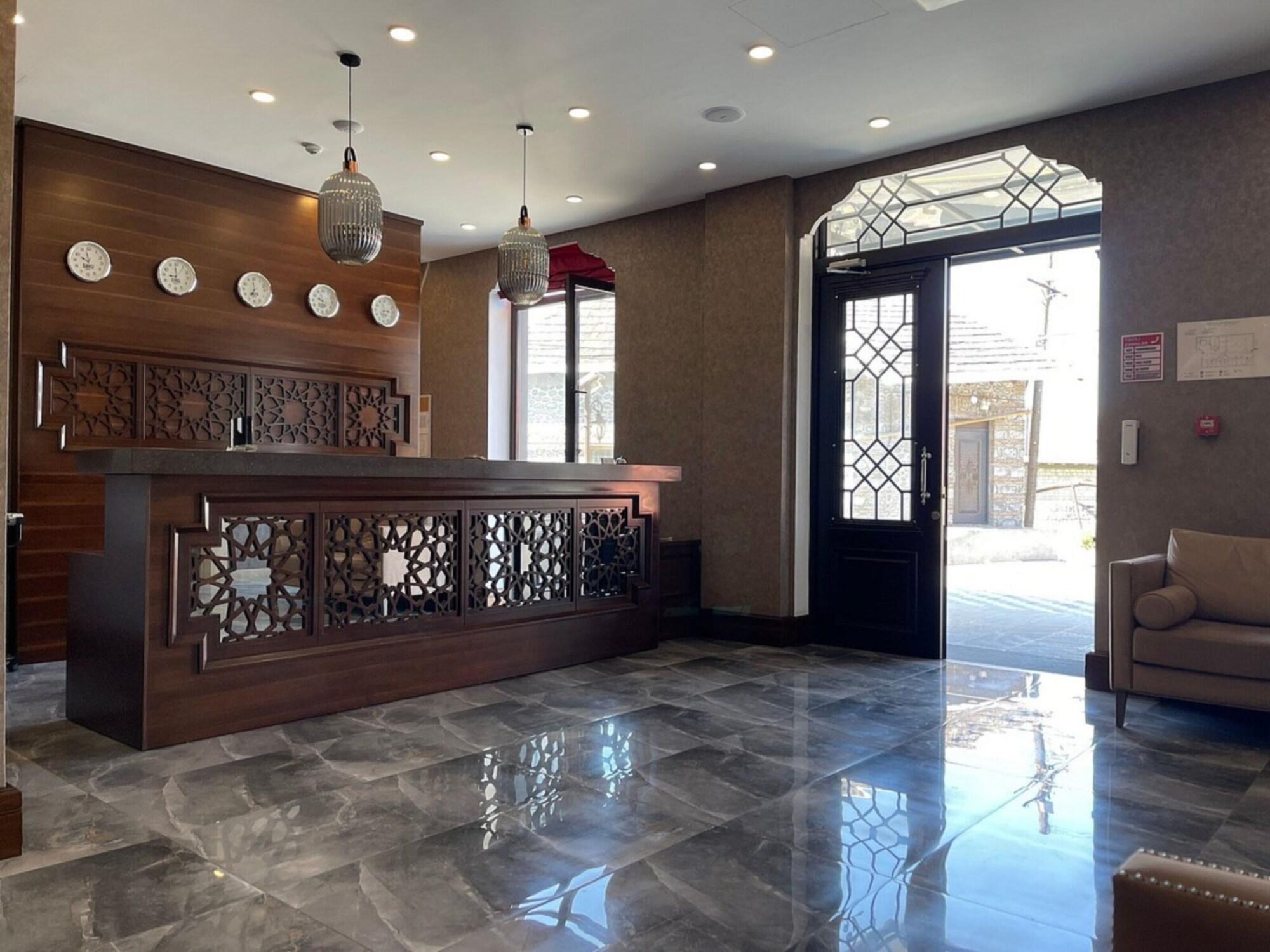 Vista Lobby Macara Sheki City Hotel