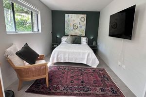 Alquiler Vacacional - Tree Tops
Rainforest Retreat with Coastal Breeze – 7 Minutes to the Beach