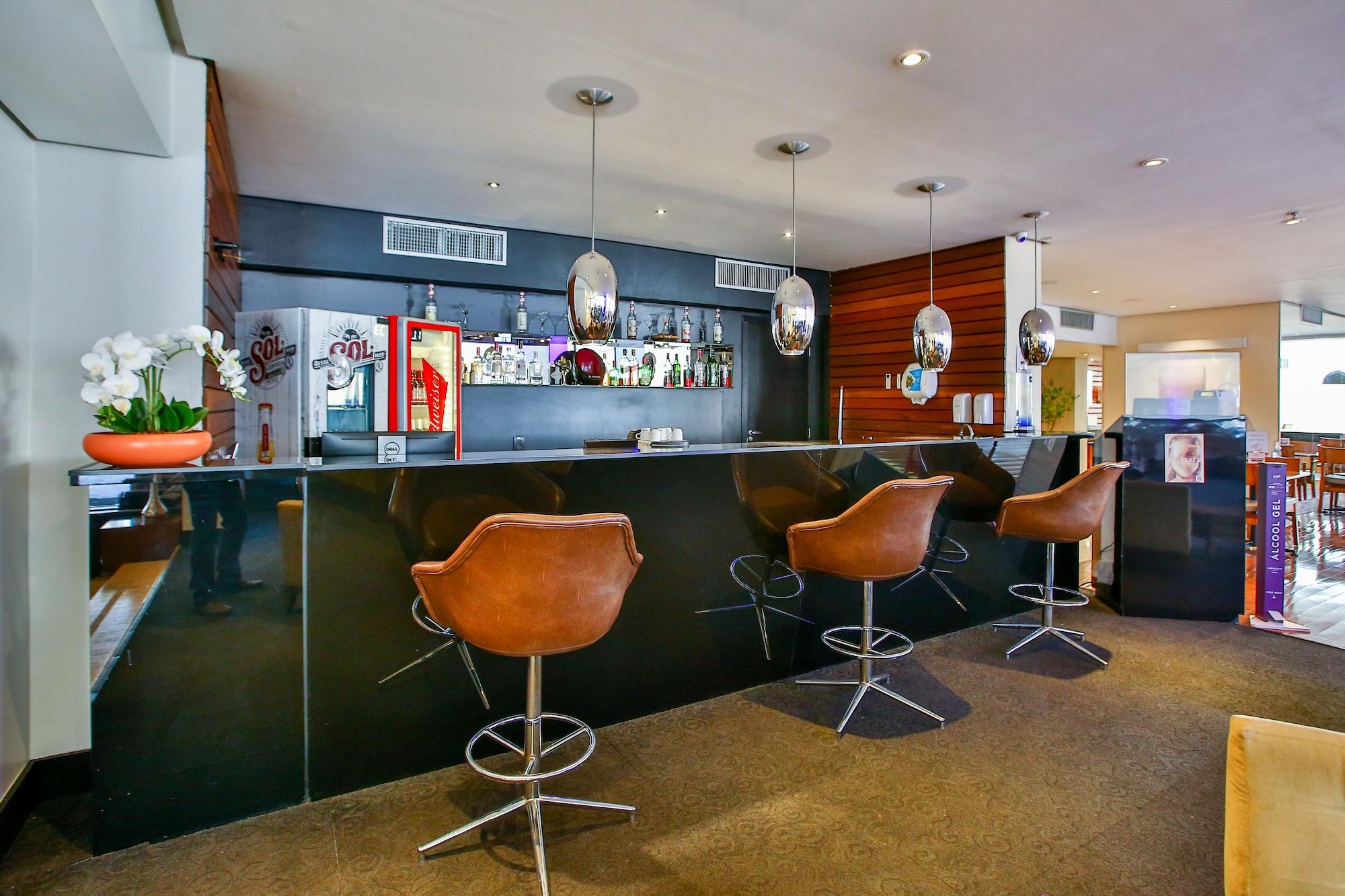 Bar/Salón Oft Alfre Hotels