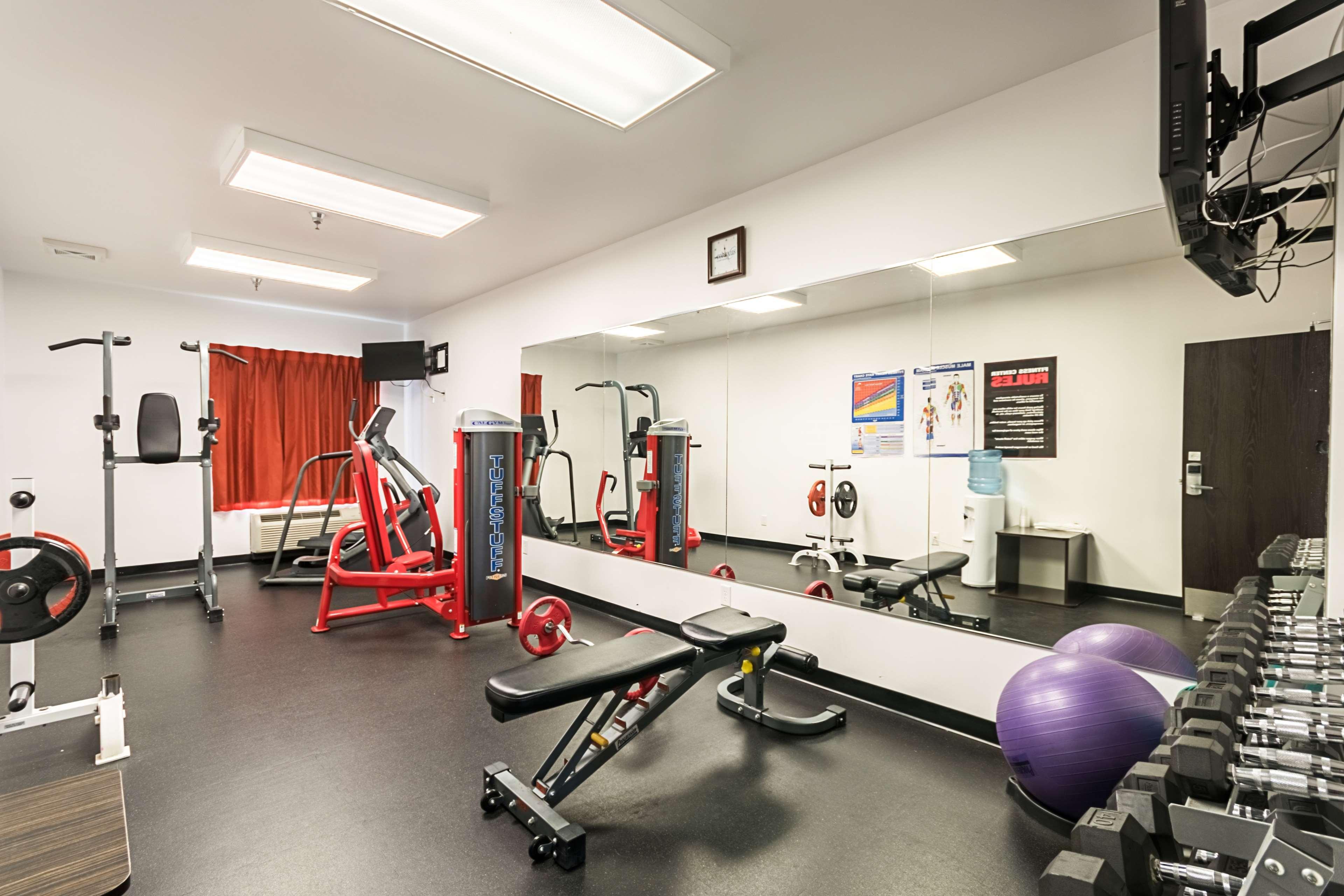 Gimnasio Motel 6 Moosomin, SK