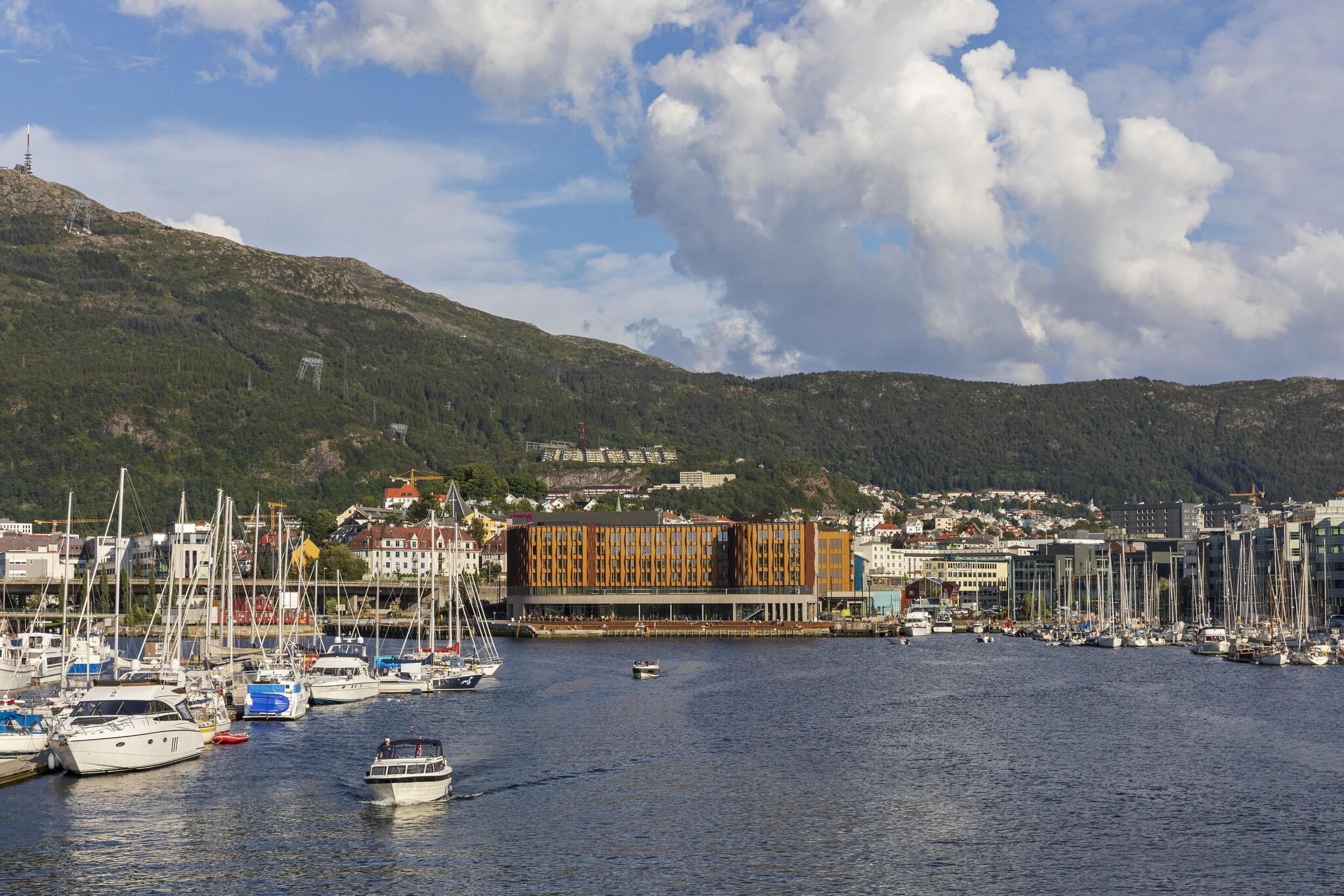 Vista Exterior Moxy Bergen