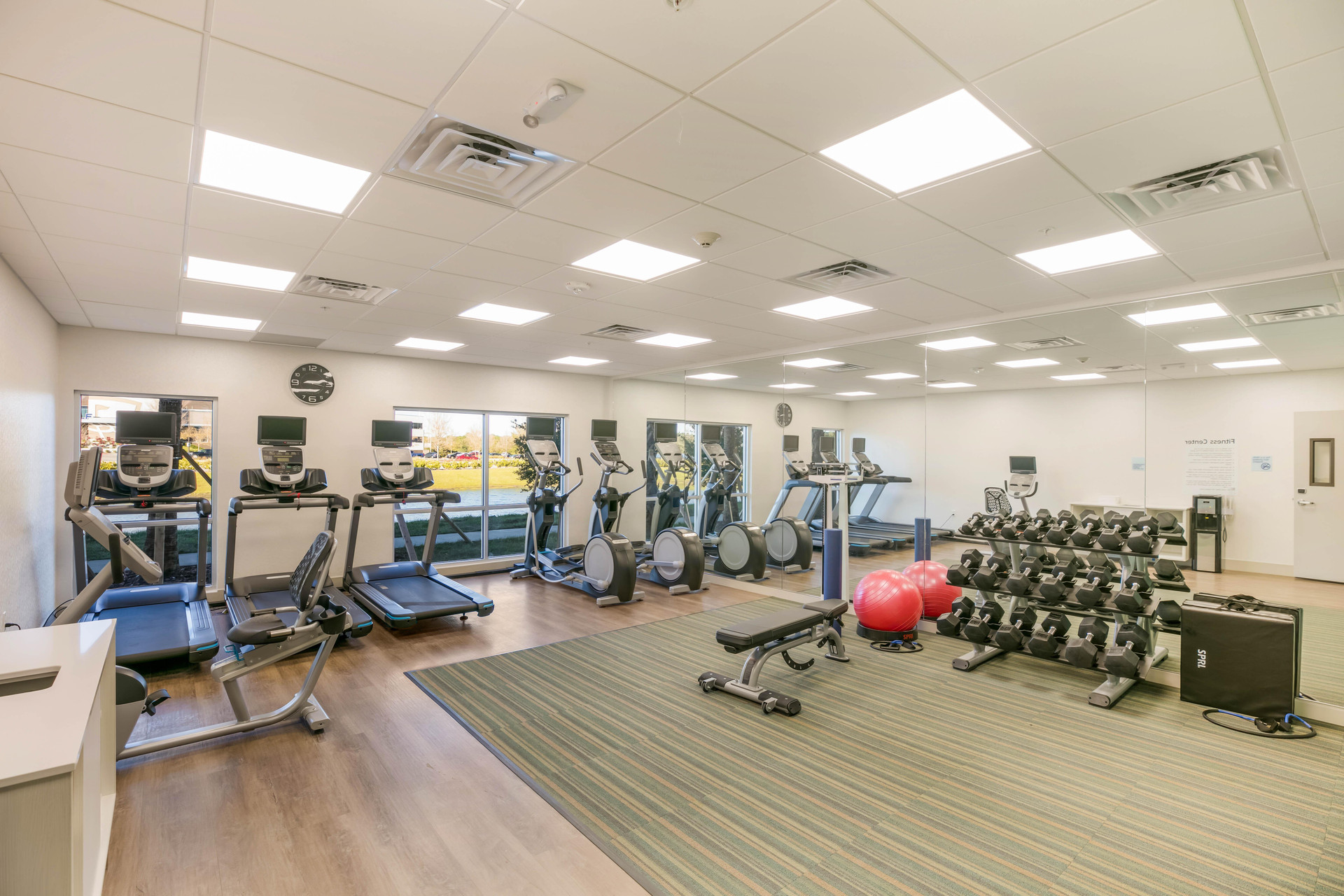 Instalaciones Recreativas Holiday Inn Express & Suites Jacksonville - Town Center by IHG
