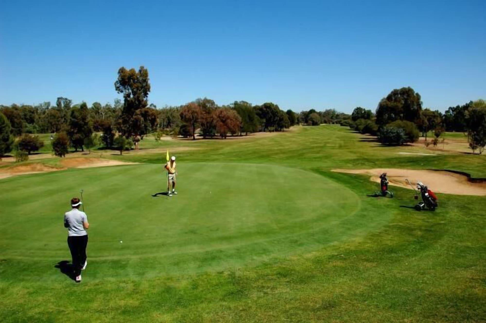 Campo de Golf The Charles Sturt Motor Inn