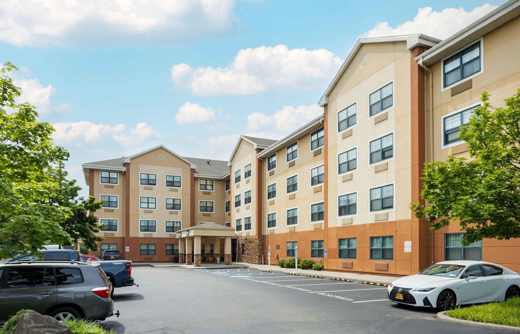Varios Extended Stay America Suites New York City LaGuardia Airport