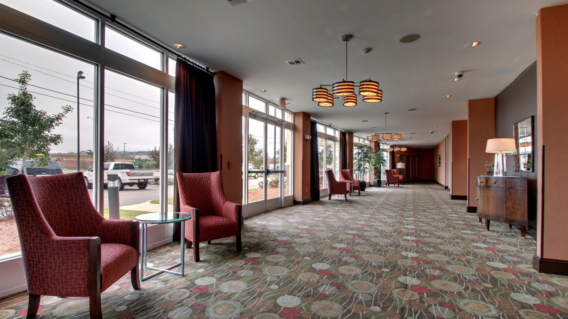 Vista Lobby Holiday Inn Meridian E I 20/I 59 by IHG