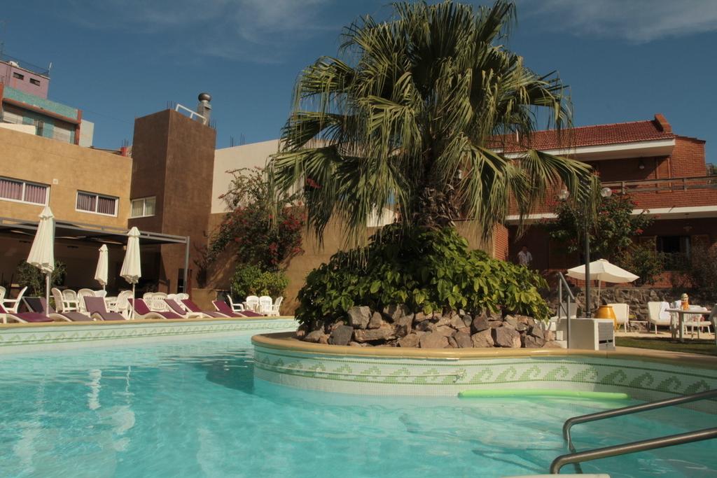 Vista da piscina Hotel Termal Rio Hondo