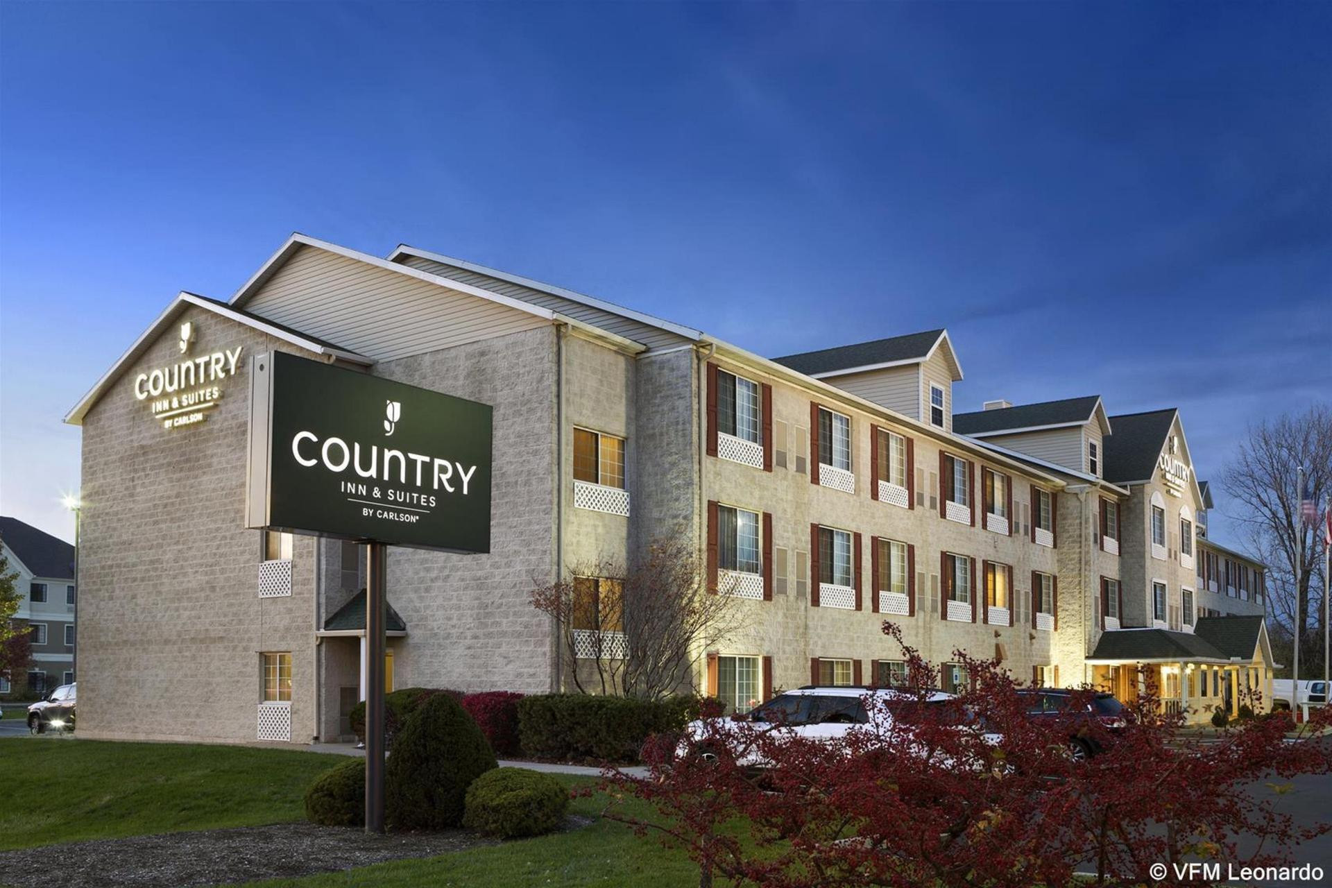 Vista Exterior Country Inn & Suites by Radisson, Columbus Airport, OH
