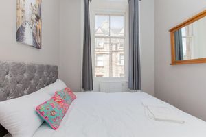 Alquiler Vacacional - Bright & Homely City Centre Apartment near Holyrood